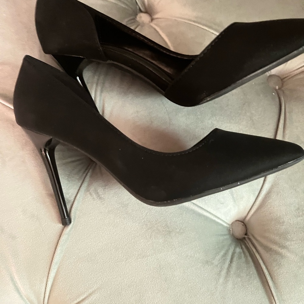 Black Women's Shoes - Picture 2 of 5